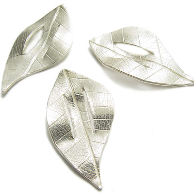 Leaf_buckle_class_product
